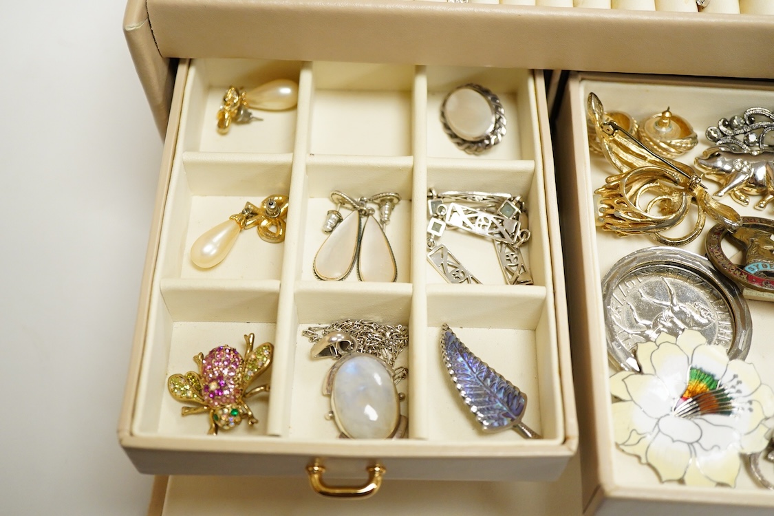 A jewellery box containing mainly costume and other jewellery including, silver and 925 cufflinks, a cultured pearl necklace with silver and paste set clasp and three wrist watches including a steel and gold plated Bulov